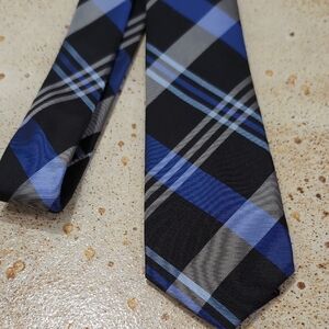 Pronto Uomo | 100% Silk Black and Blue Checkered Plaid Tie